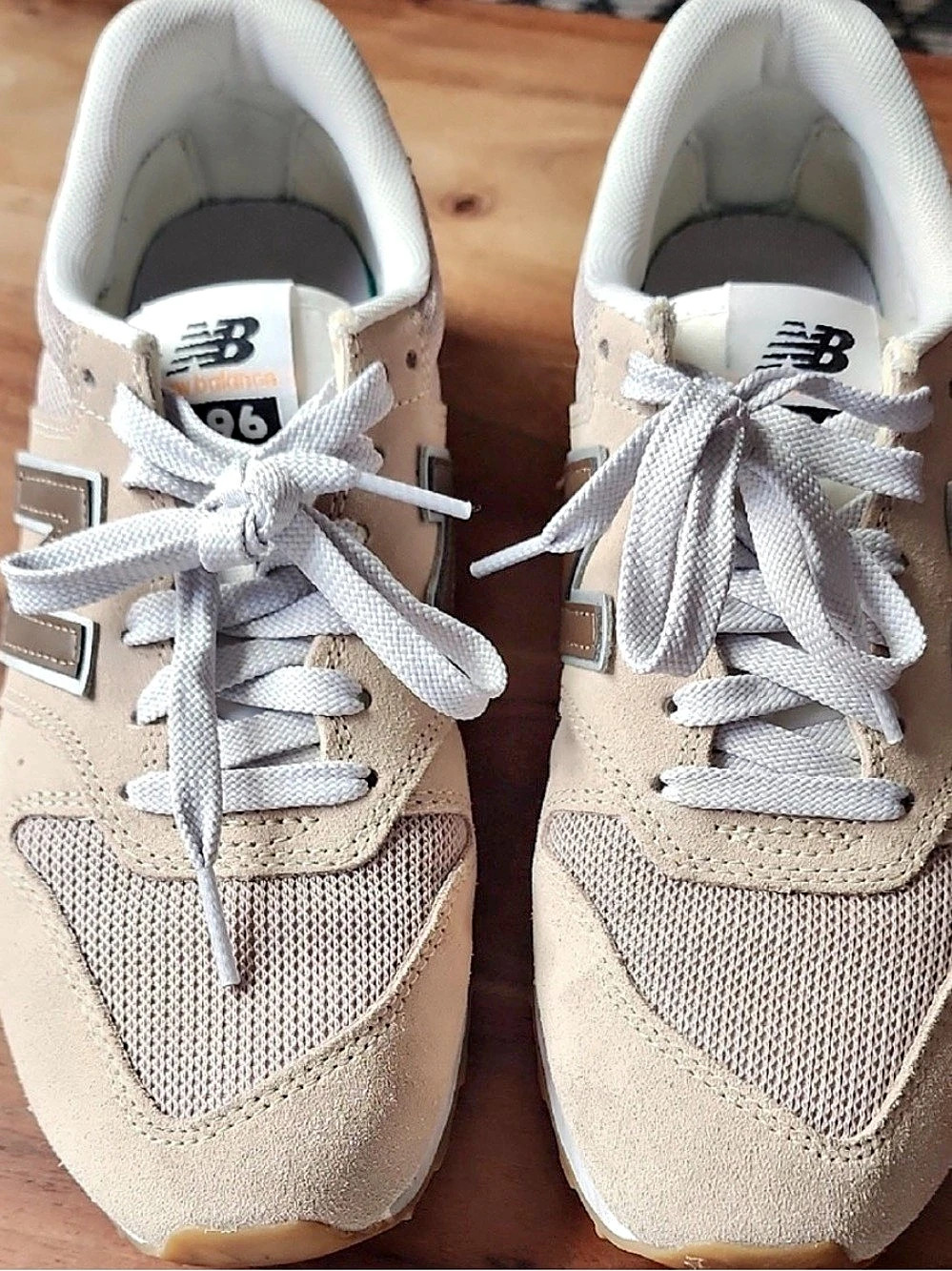 🍂 New Balance 996 Women's Brown/beige Sneakers! Cute size 8